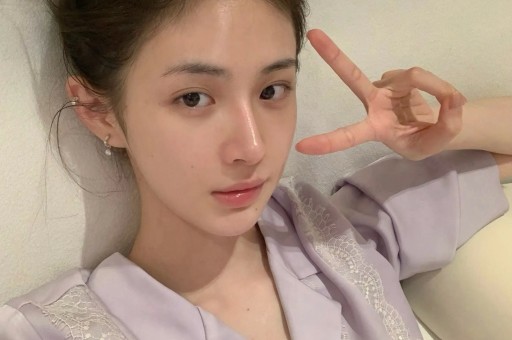 被传新恋情仅1天黄景瑜过往被扒与热巴秘密生子传闻早有真相